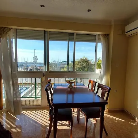 游艇会边的大房子 Appartement Santa Pola